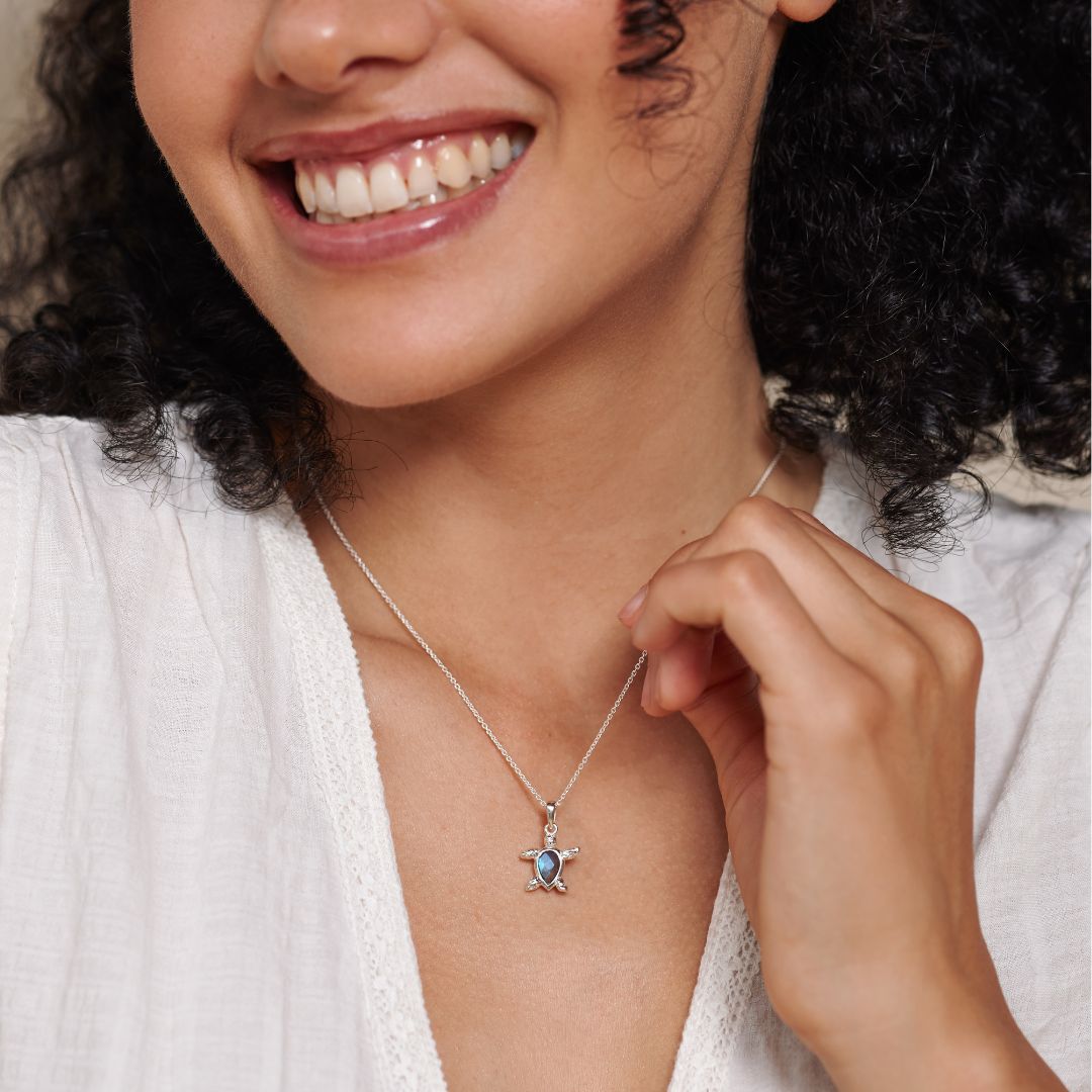 Kassiopeia Labradorit Charm Silber