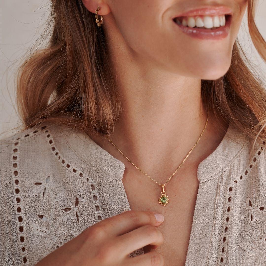 Indische Sonne Peridot Charm Golden