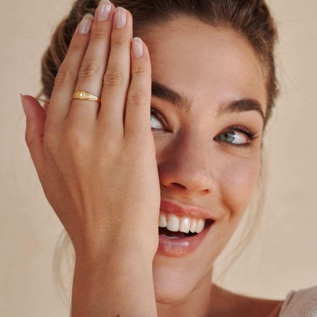 Moon and Back Ring Golden