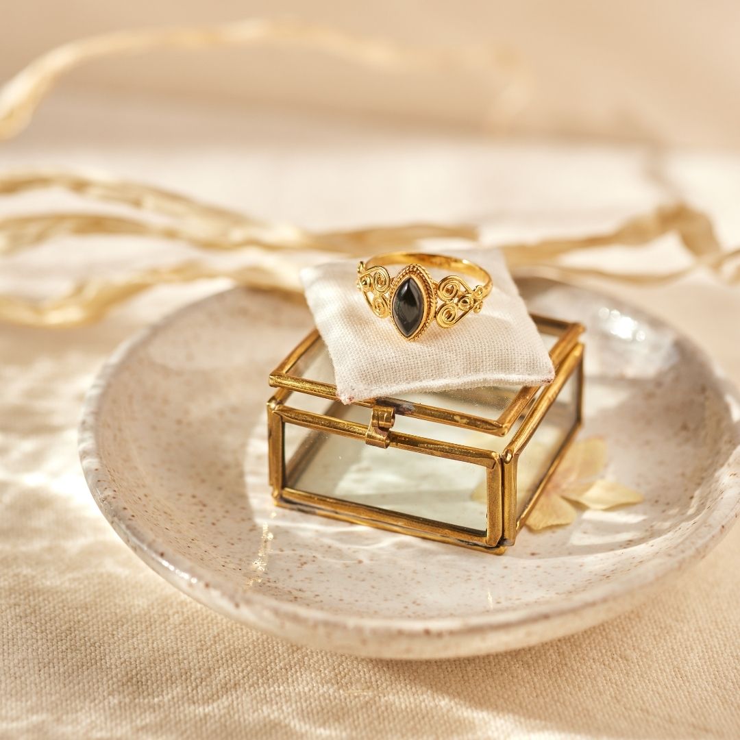 Namaste Onyx Ring Golden