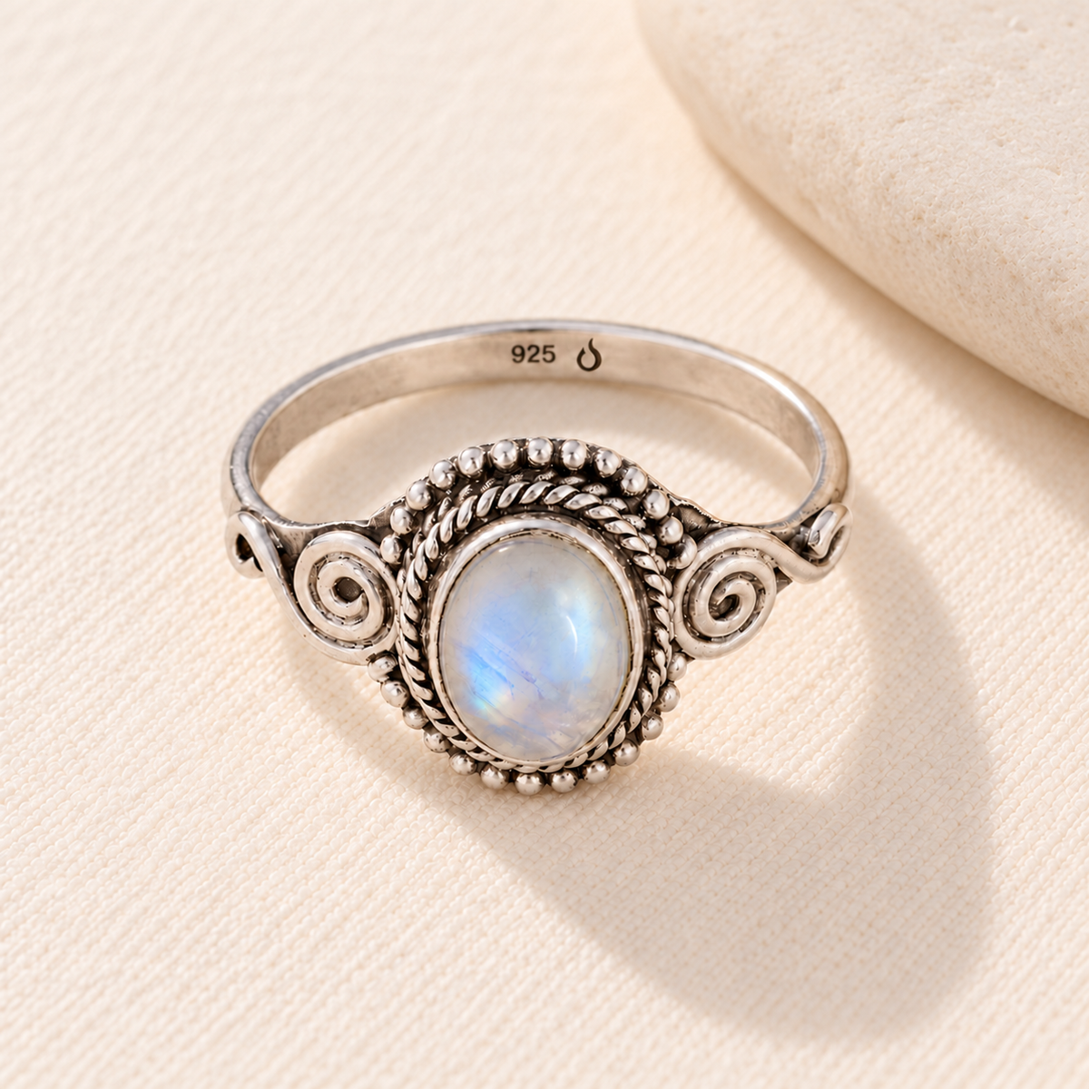 Nirmala Mondstein Ring Silber