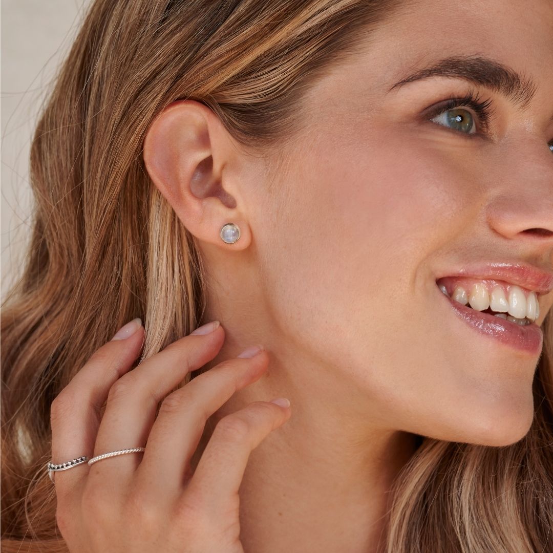 Una Mondstein Ohrstecker Silber