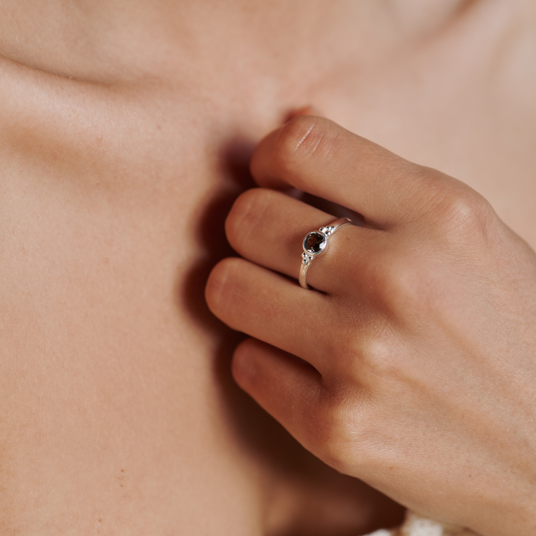 Ava Rauchquarz Ring Silber