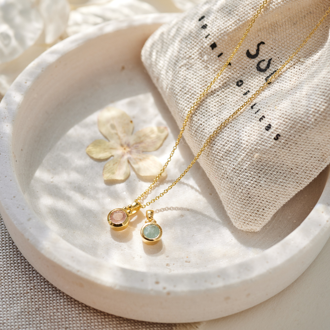 Ava Rosenquarz Charm Golden