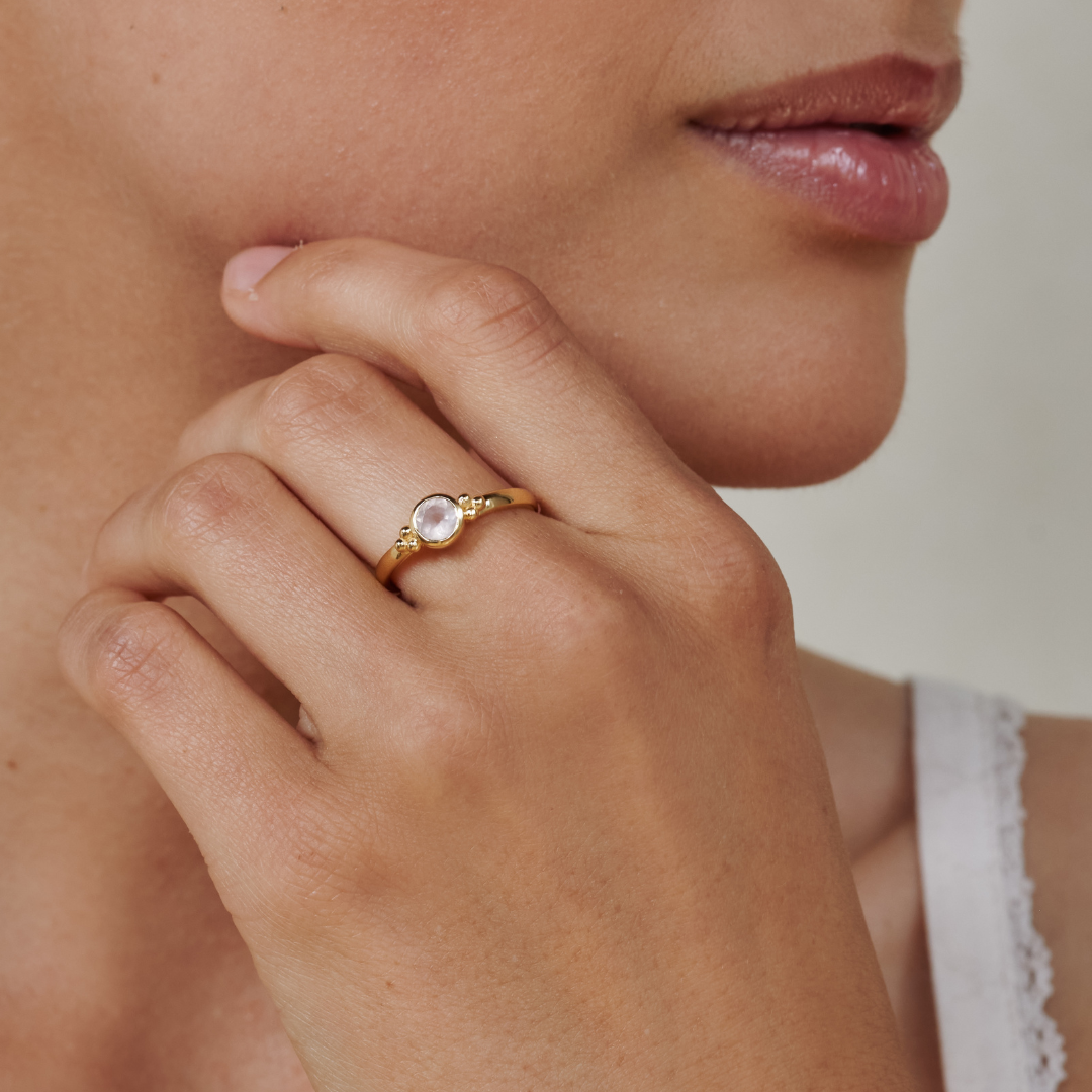 Ava Rosenquarz Ring Golden