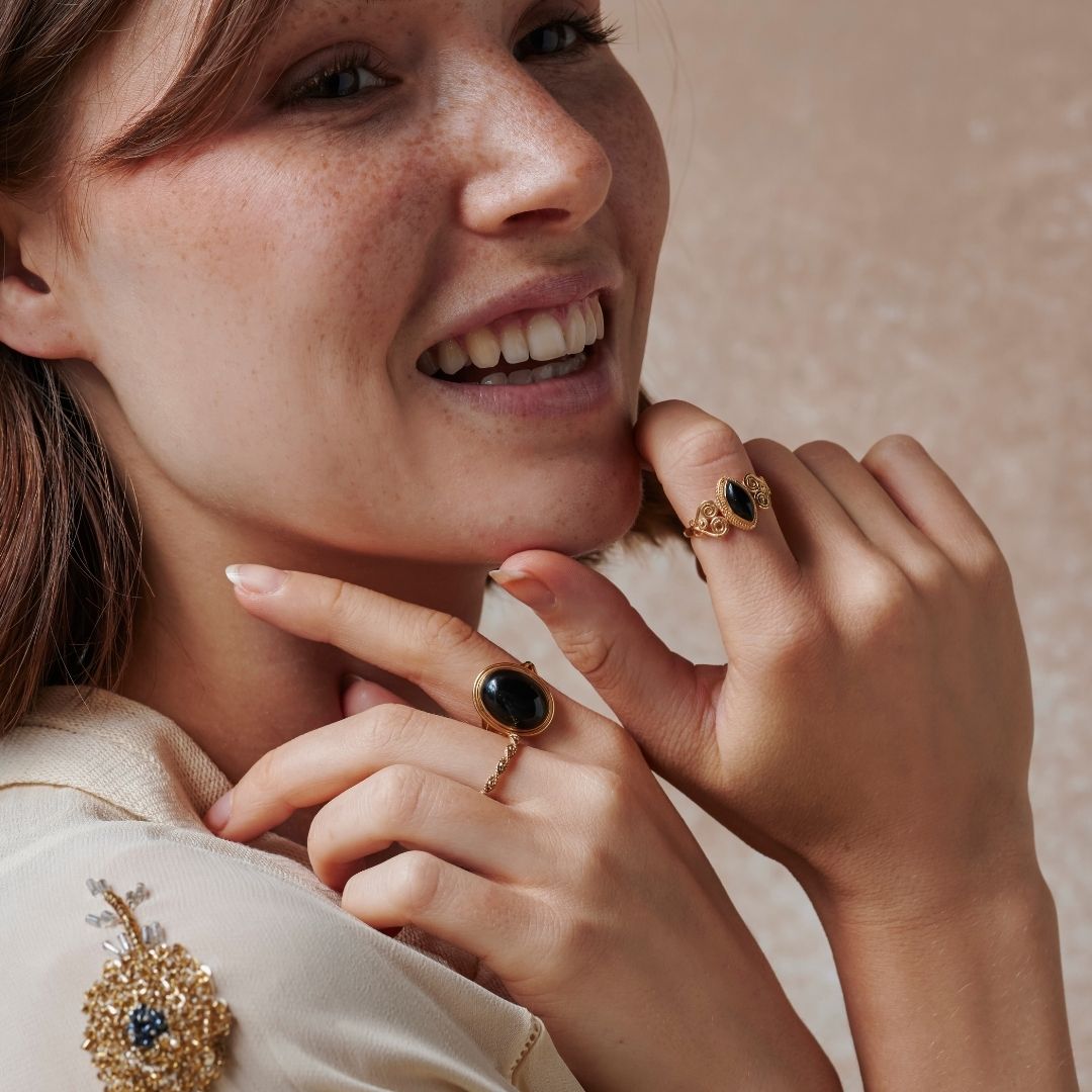 Aylin Onyx Ring Golden