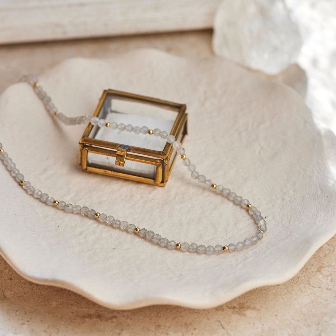 "Breathe in, breathe out" Labradorit Kette Golden
