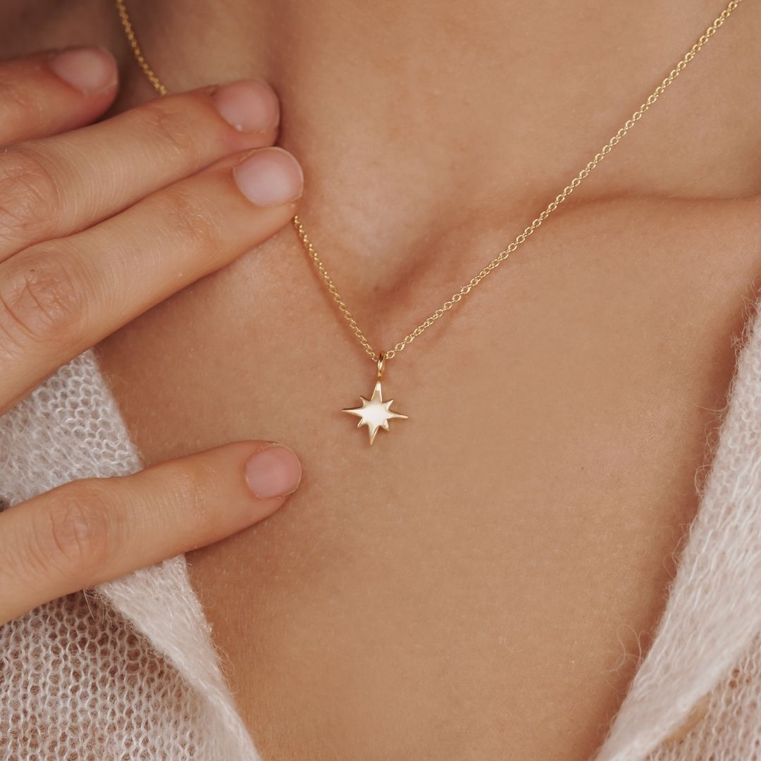 "I feel protected" Stern Charm Golden