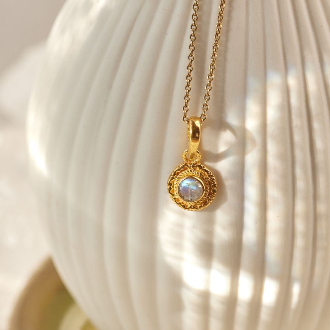 Inka Mondstein Charm Golden