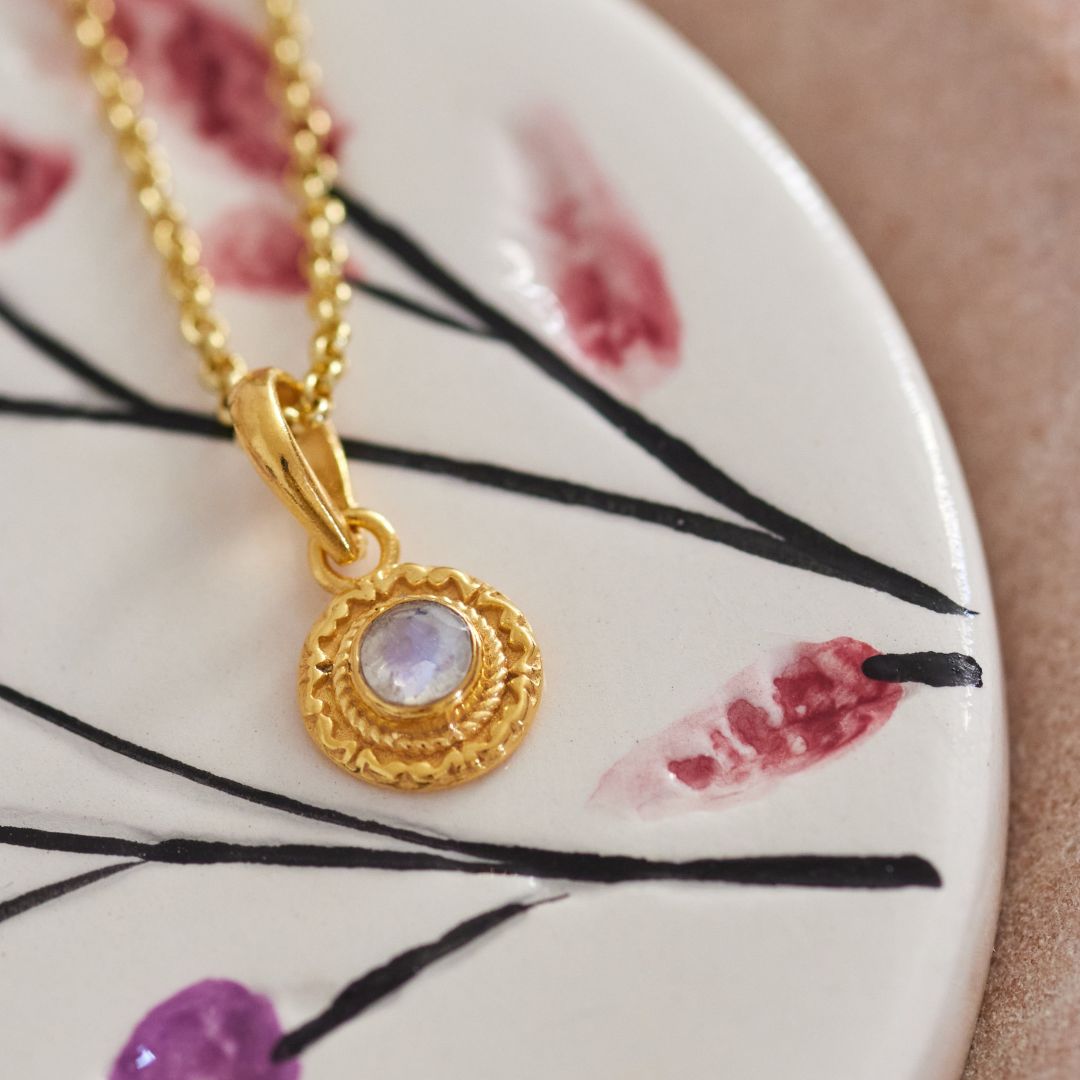 Inka Mondstein Charm Golden