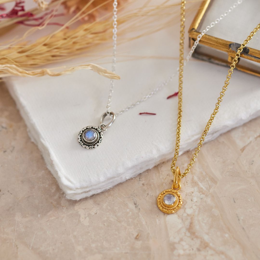 Inka Mondstein Charm Golden