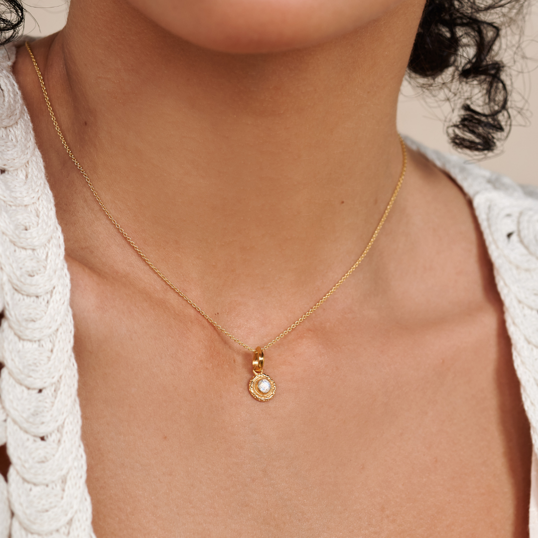 Inka Mondstein Charm Golden