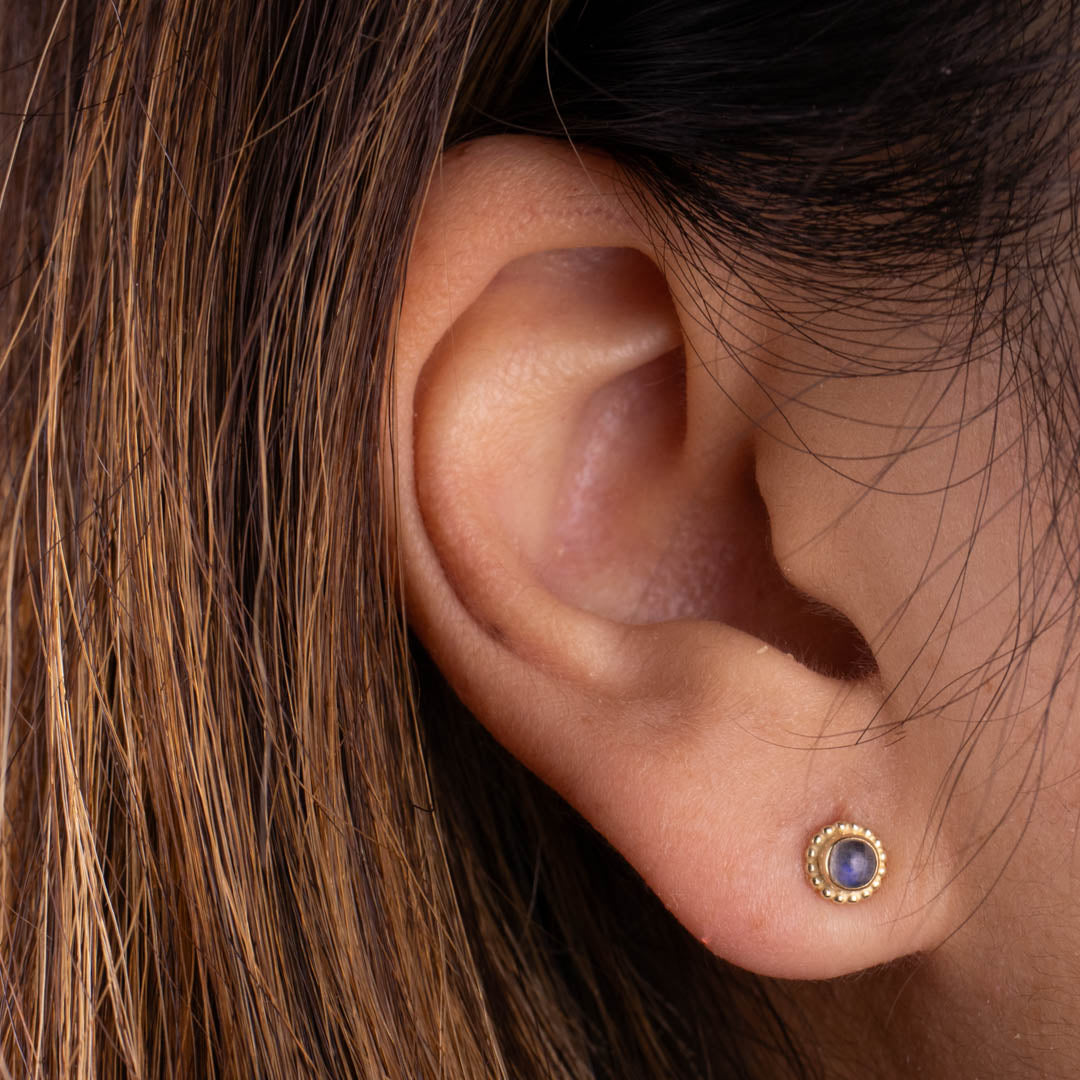 Mini Sonnenaufgang Mondstein Ohrstecker Golden - Spirit of Liebs