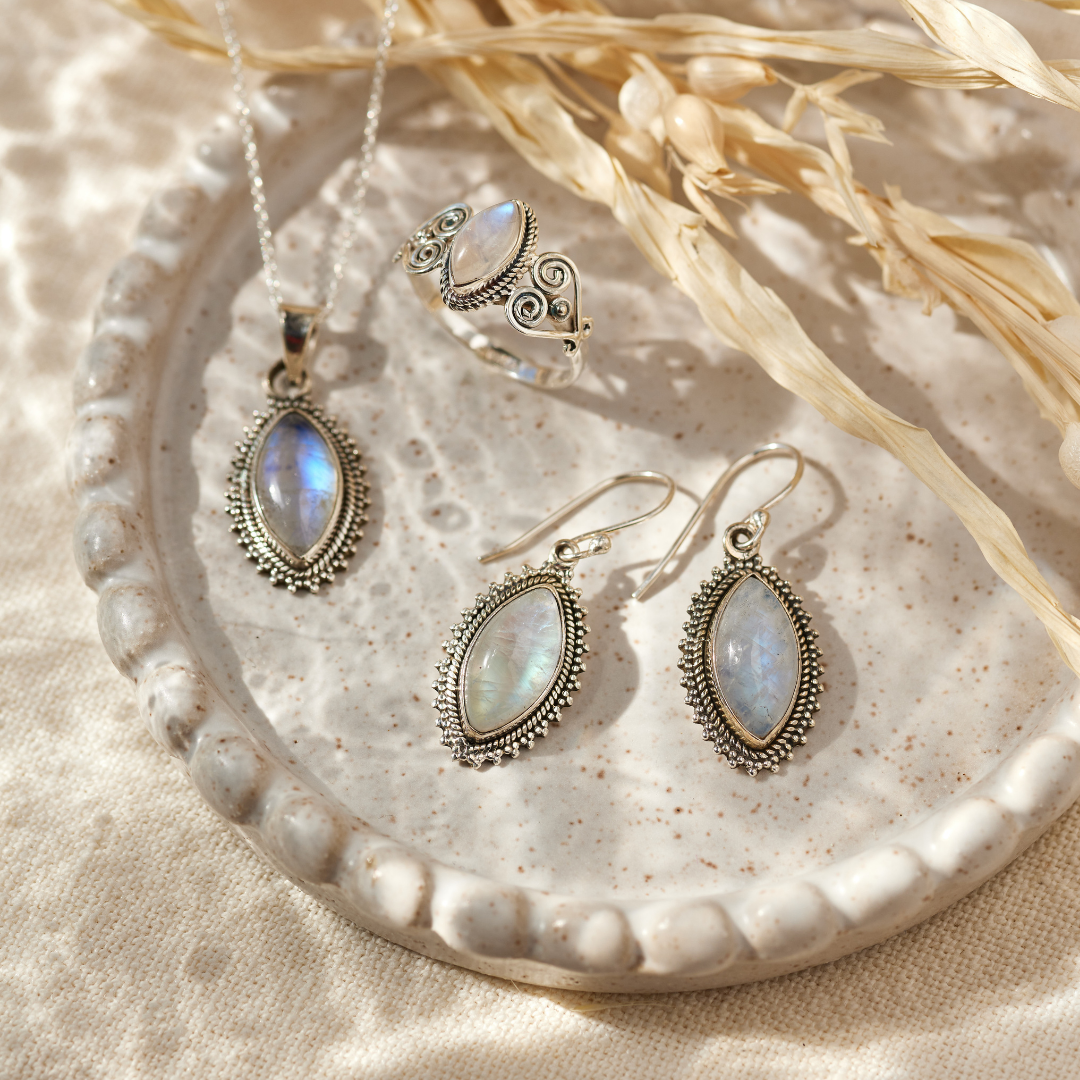 Namaste Mondstein Silber Set