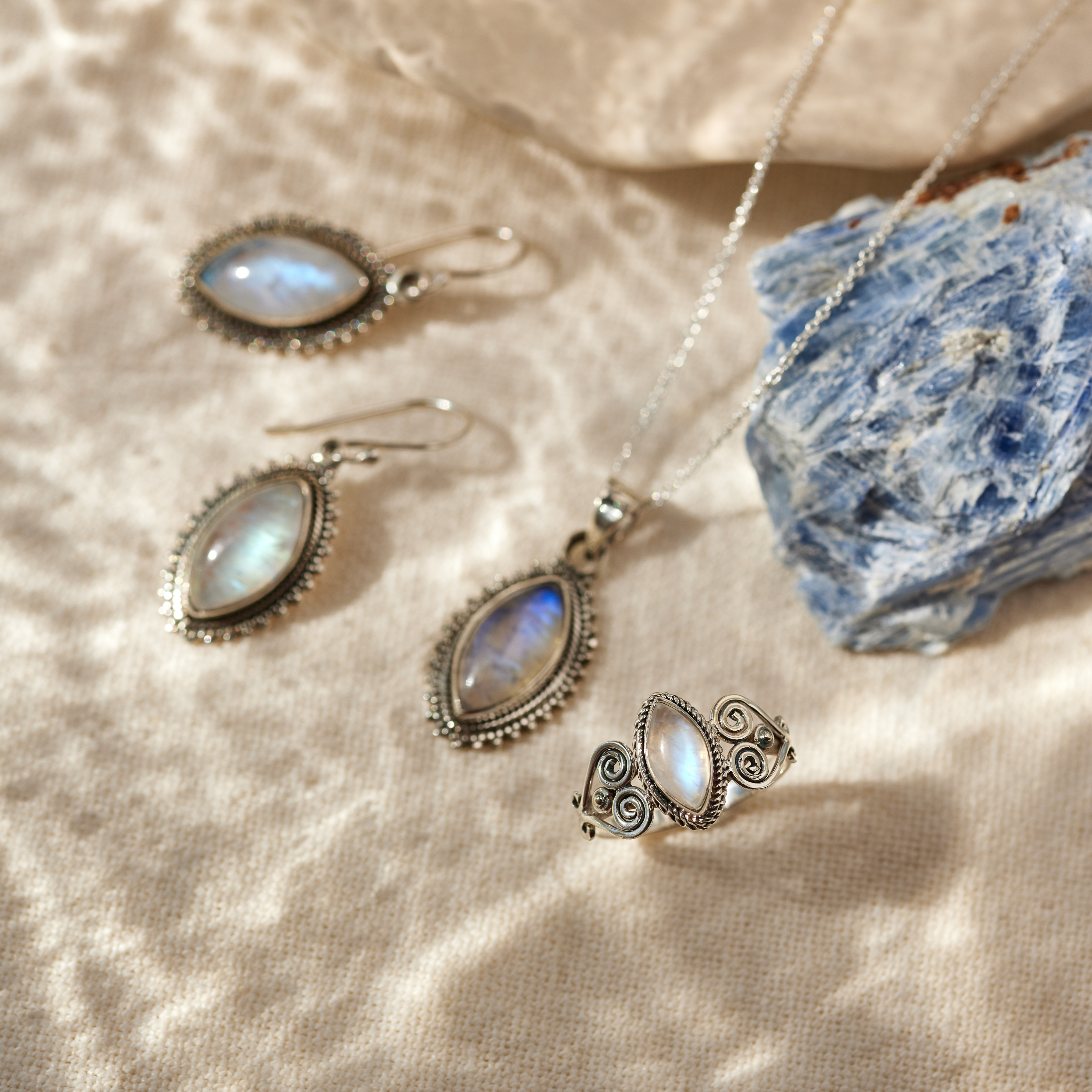 Namaste Mondstein Silber Set
