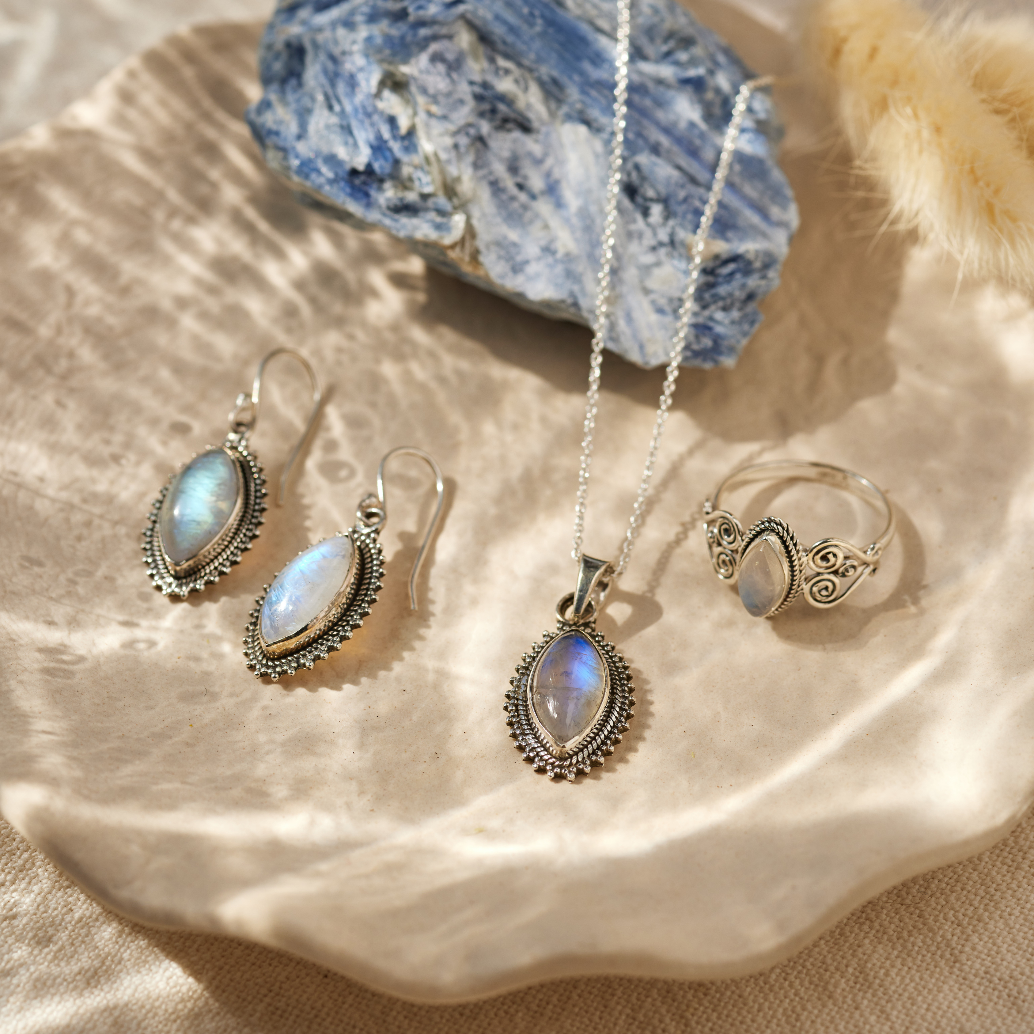 Namaste Mondstein Silber Set
