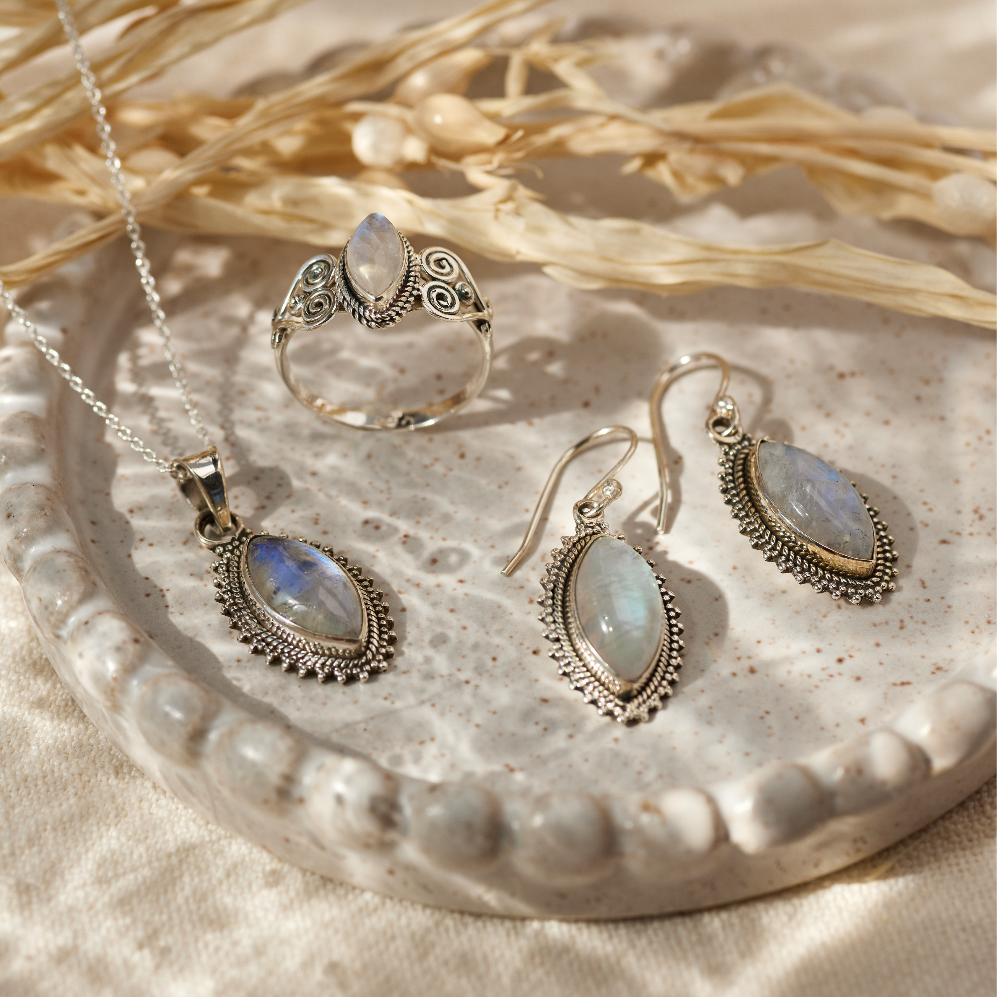 Namaste Mondstein Silber Set