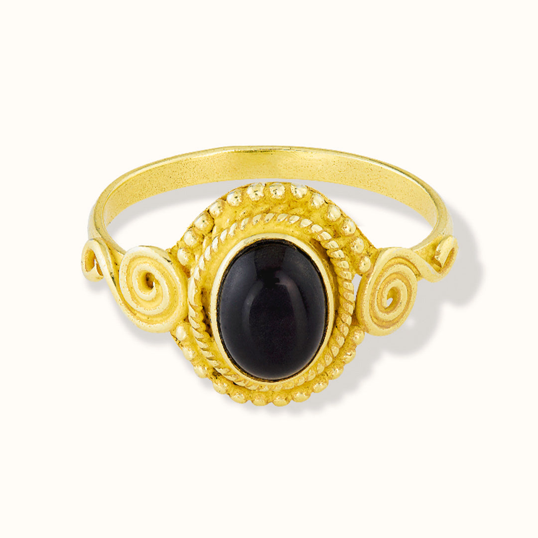 Nirmala Onyx Ring Golden