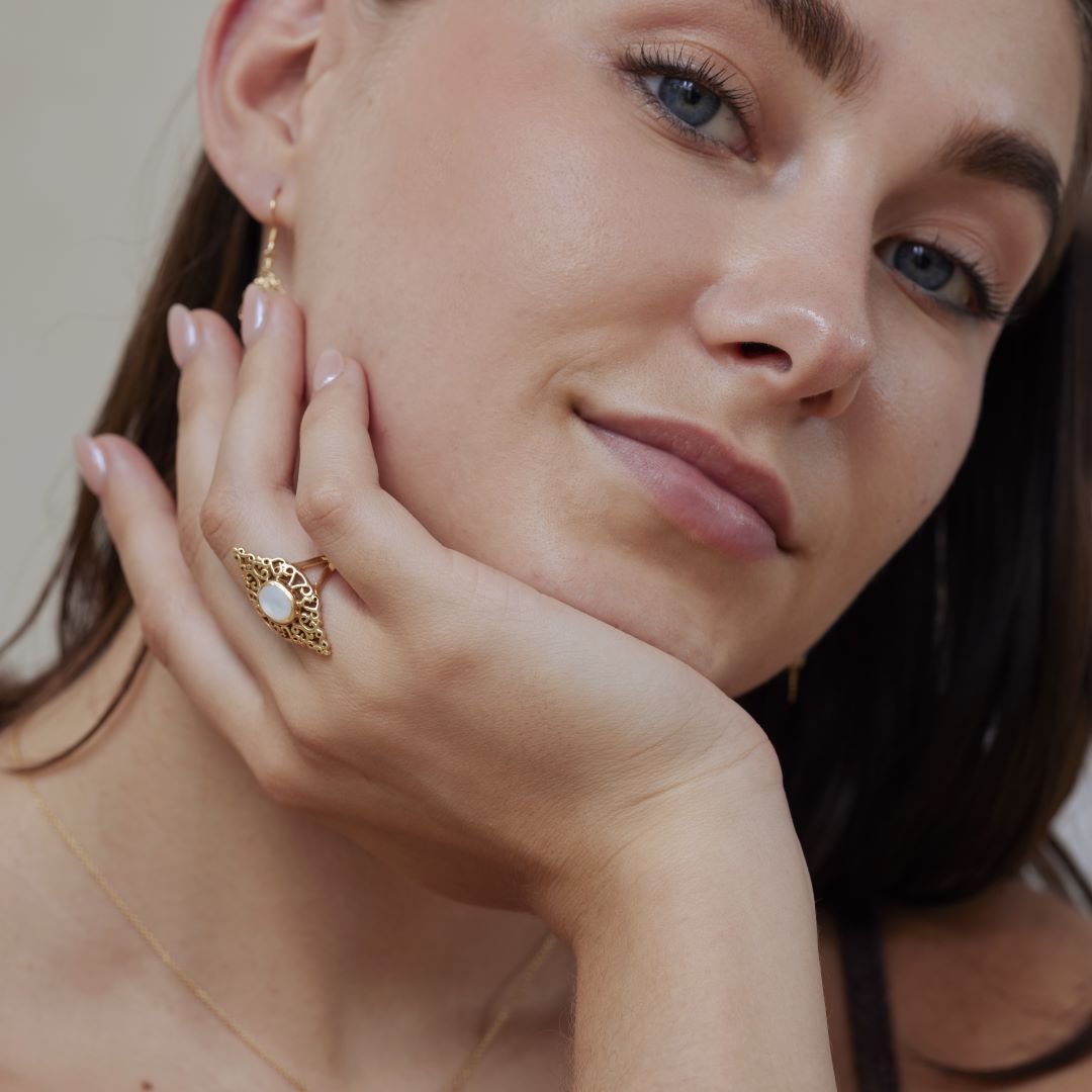 Sahara Weißes Perlmutt Ring Golden