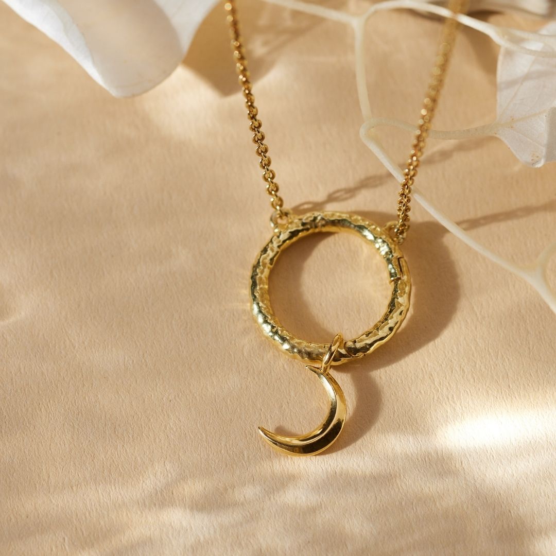 "Fly me to the moon" Mond Charm Golden