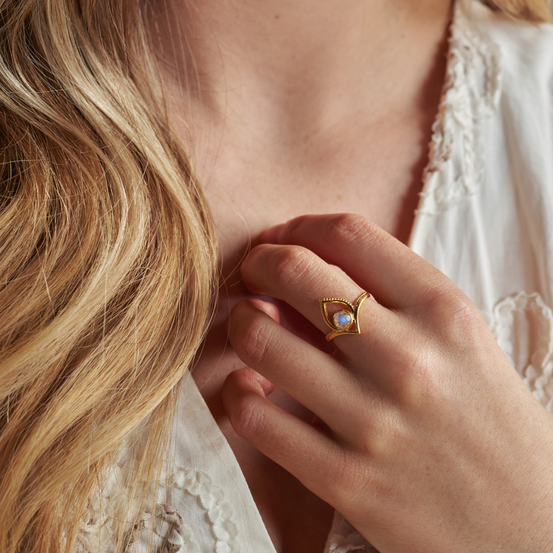 Swani Mondstein Ring Golden