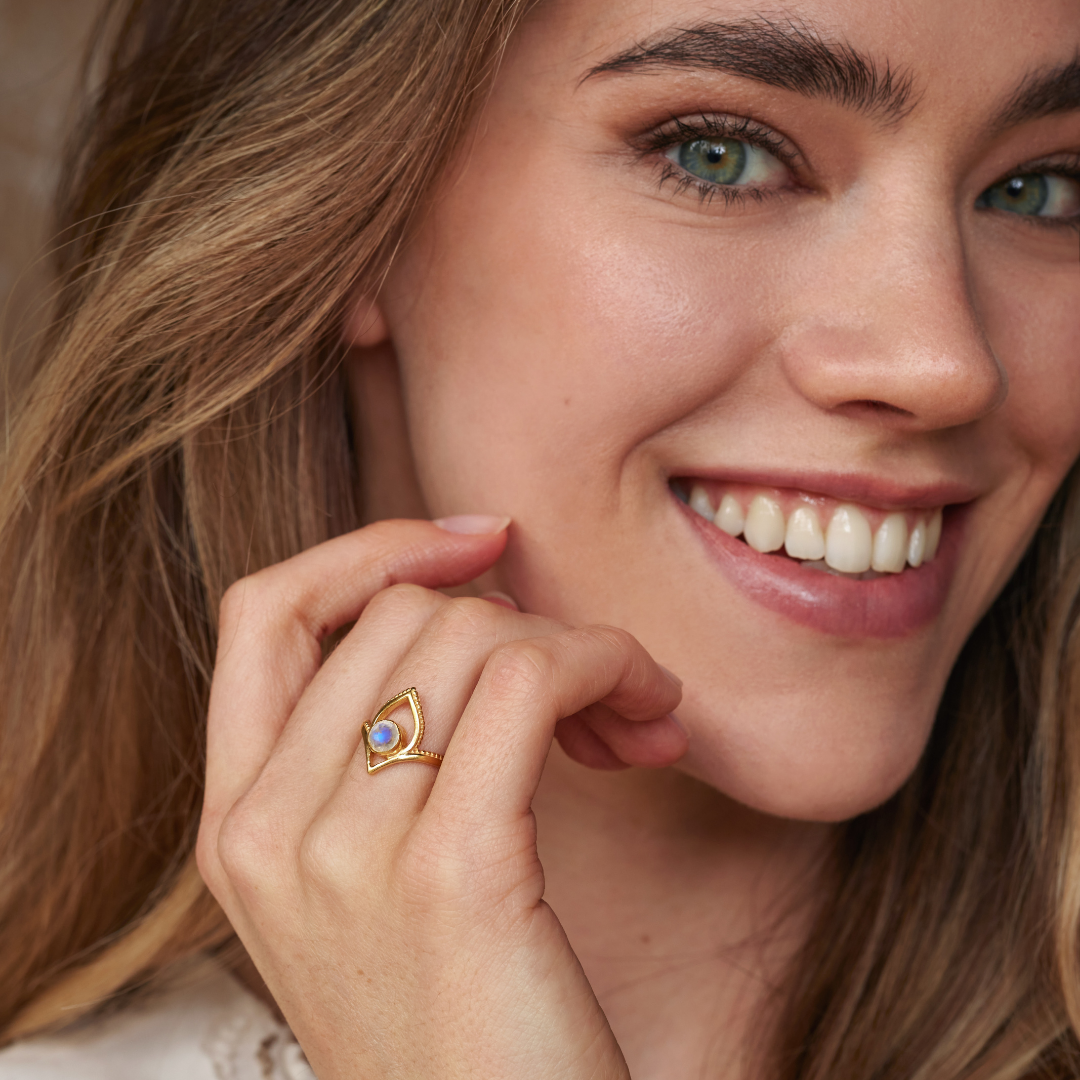 Swani Mondstein Ring Golden