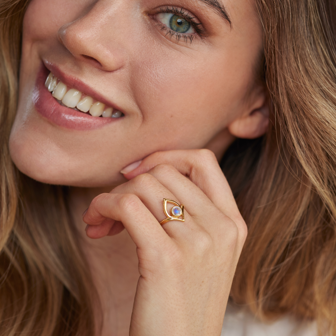Swani Mondstein Ring Golden