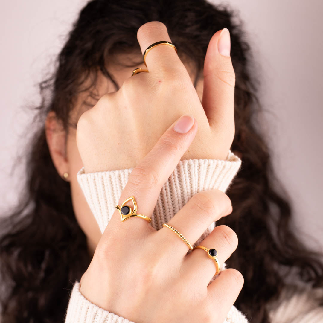 Swani Onyx Ring Golden - Spirit of Liebs