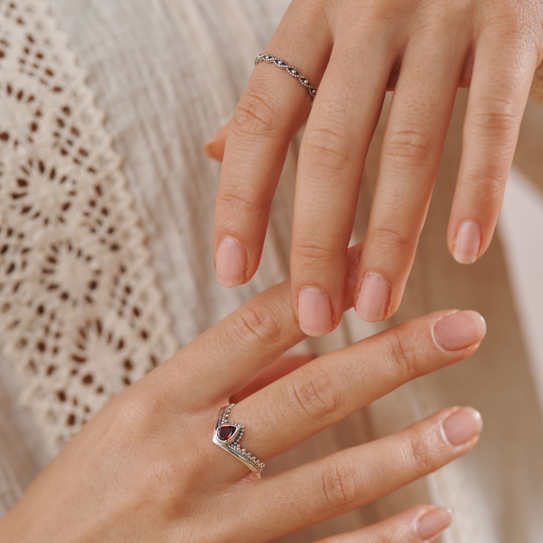 Tiara Granat Ring Silber