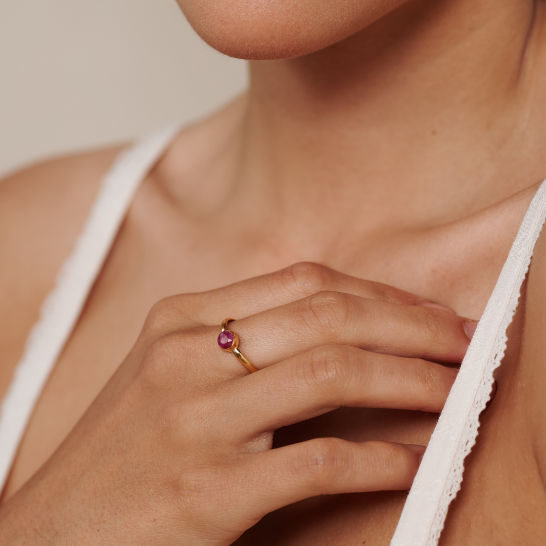 Una Rubin Ring Golden
