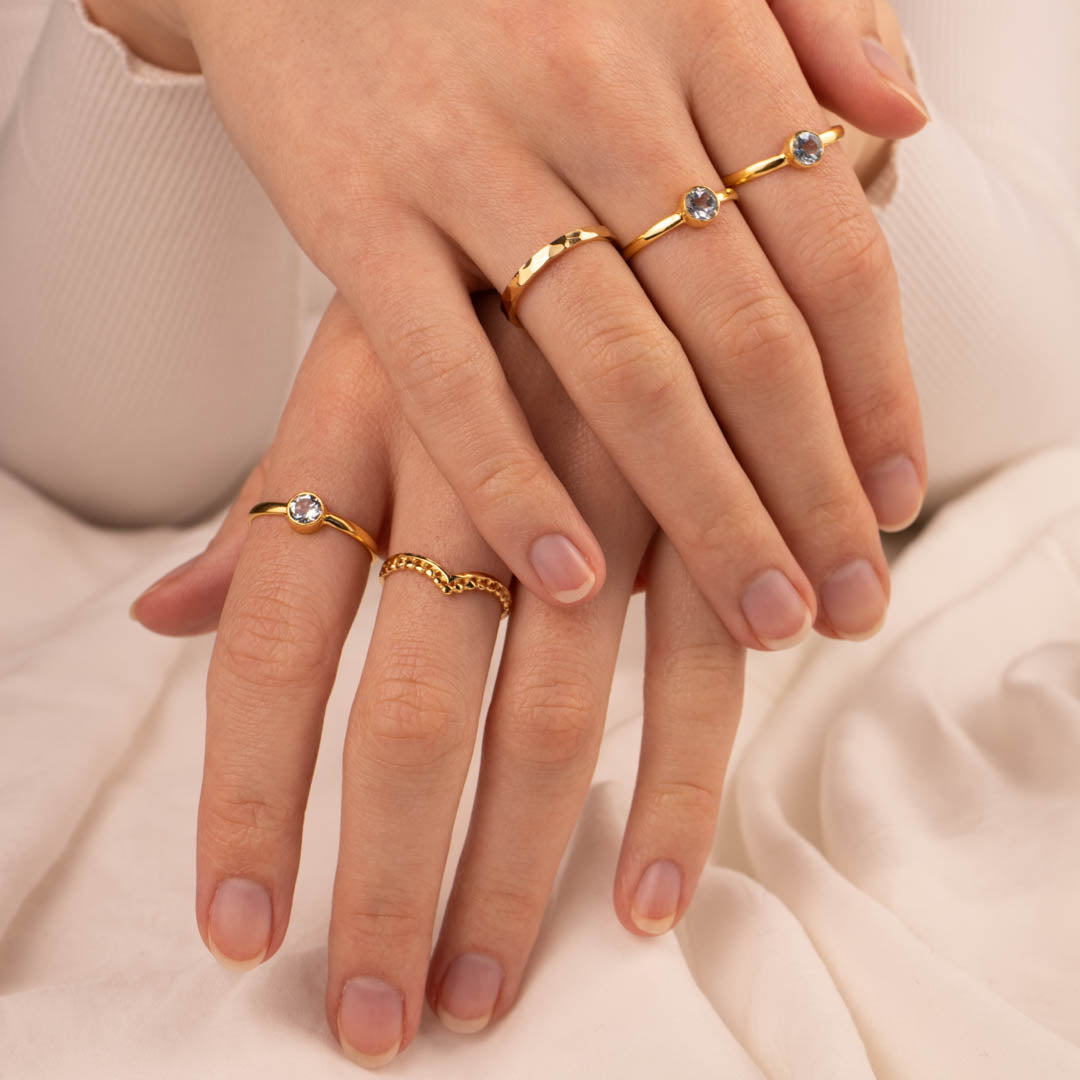 Una Topas Ring Golden