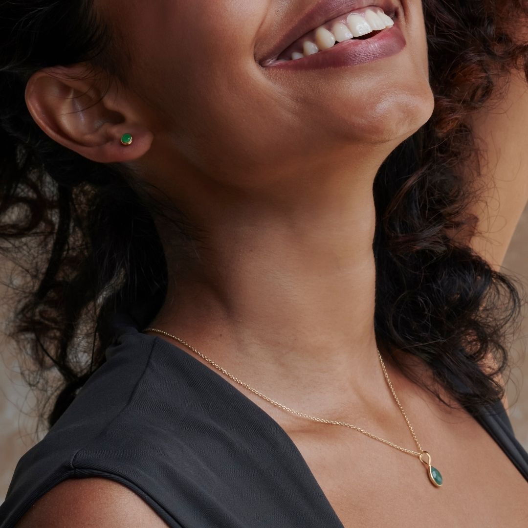 Waage Jade Ohrstecker Golden