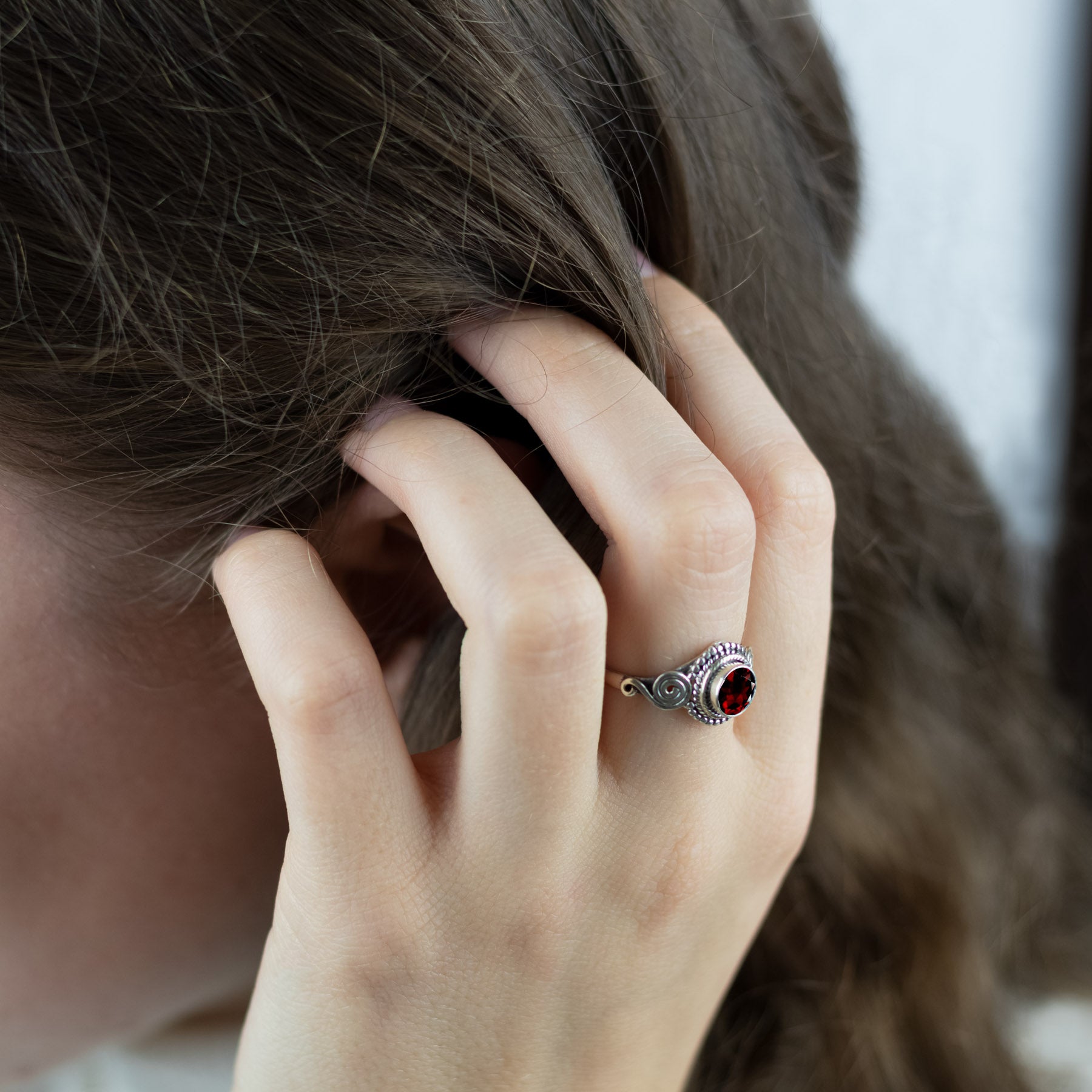 Dara Granat Ring Silber - Spirit of Liebs