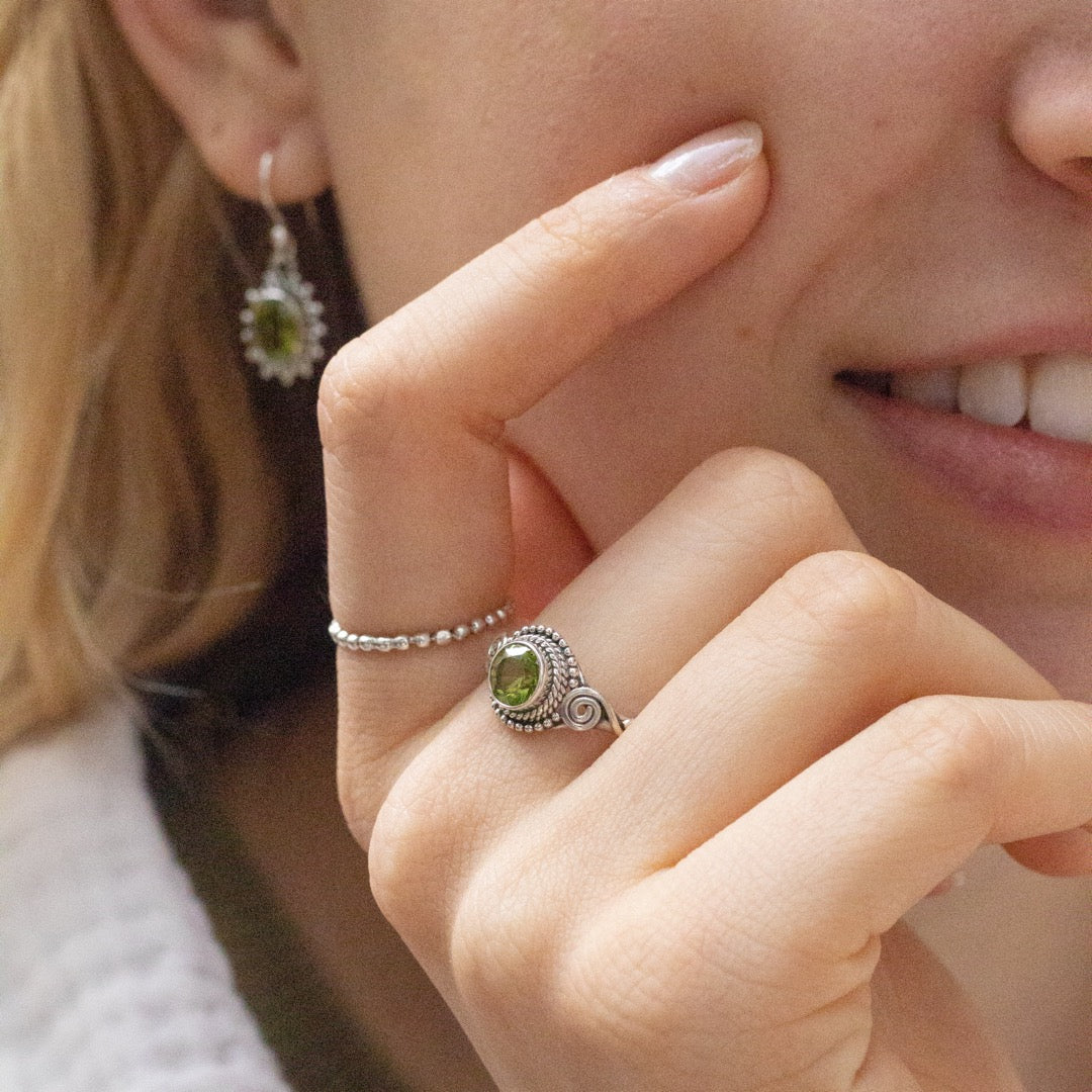 Dara Peridot Ring Silber - Spirit of Liebs