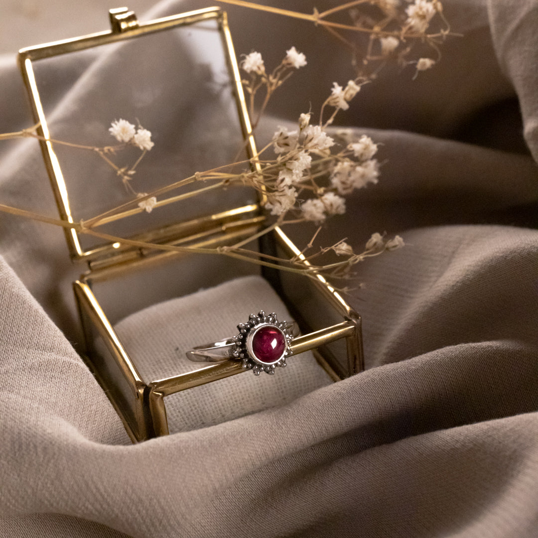 Indische Sonne Granat Ring Silber - Spirit of Liebs