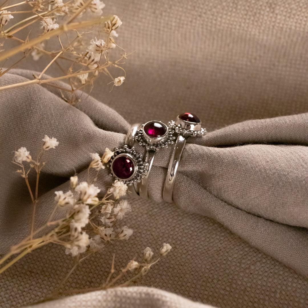 Indische Sonne Granat Ring Silber - Spirit of Liebs