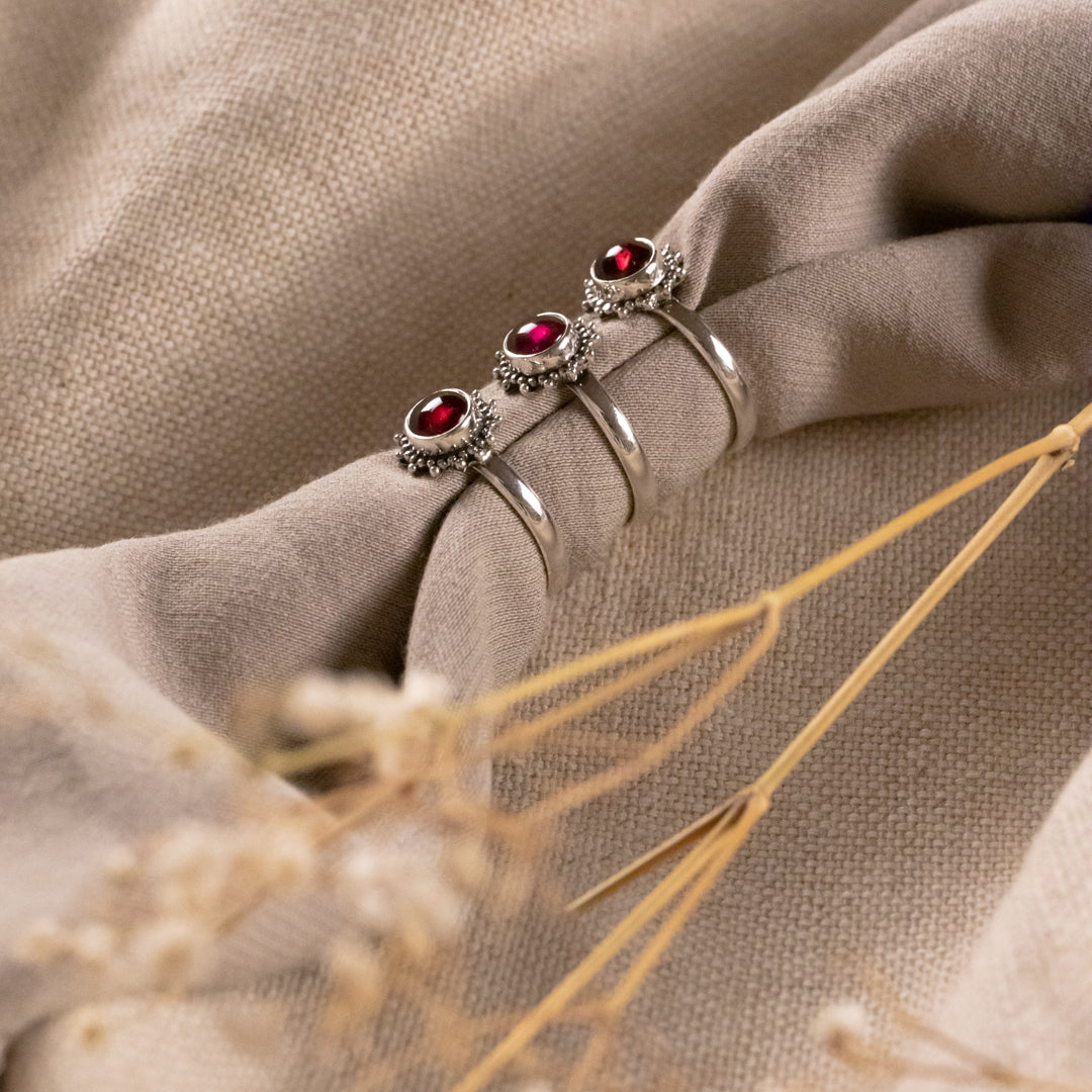 Indische Sonne Granat Ring Silber - Spirit of Liebs