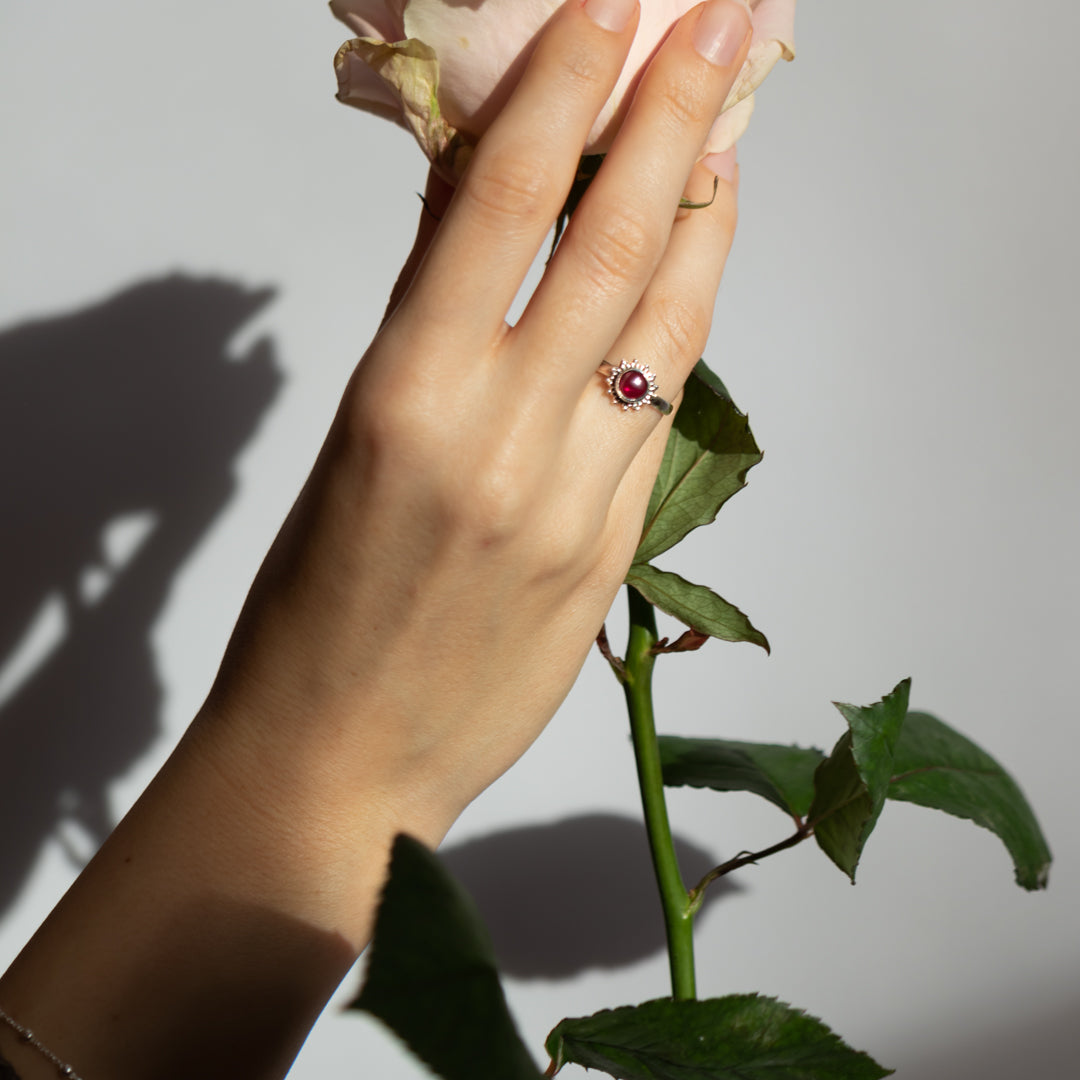 Indische Sonne Granat Ring Silber - Spirit of Liebs