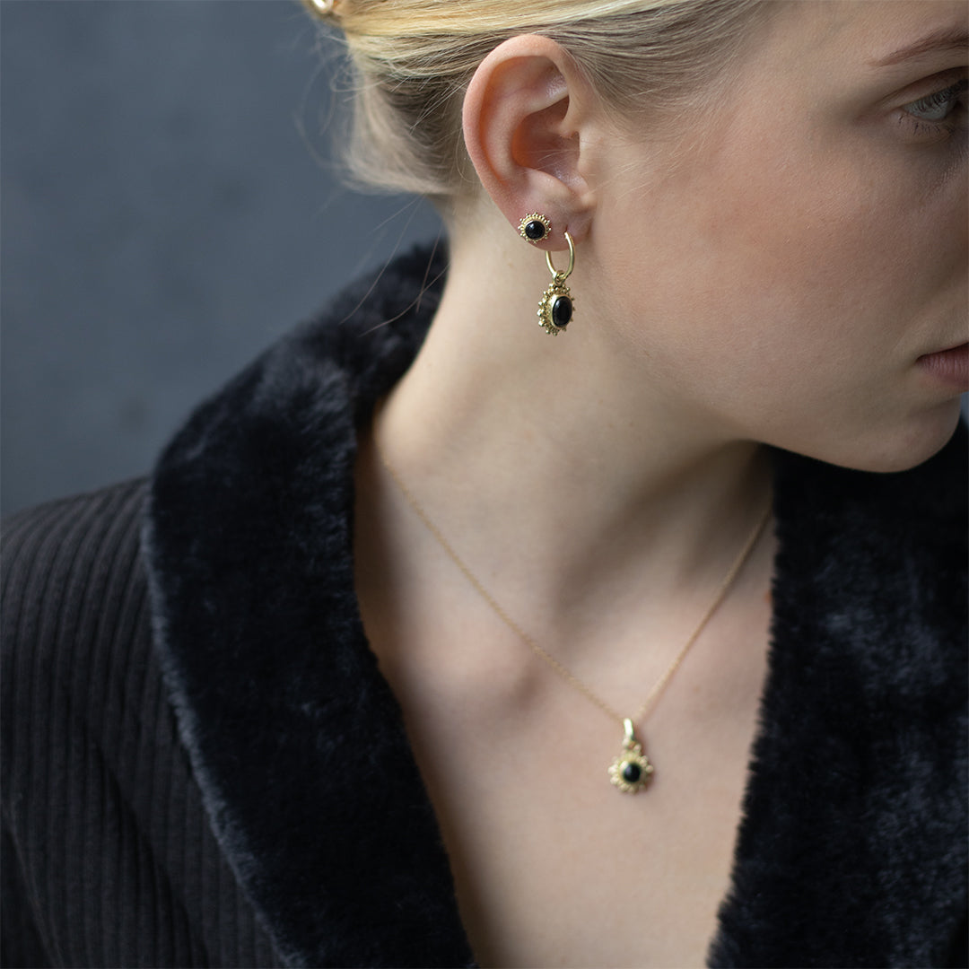 Indische Sonne Onyx Ohrstecker Golden - Spirit of Liebs