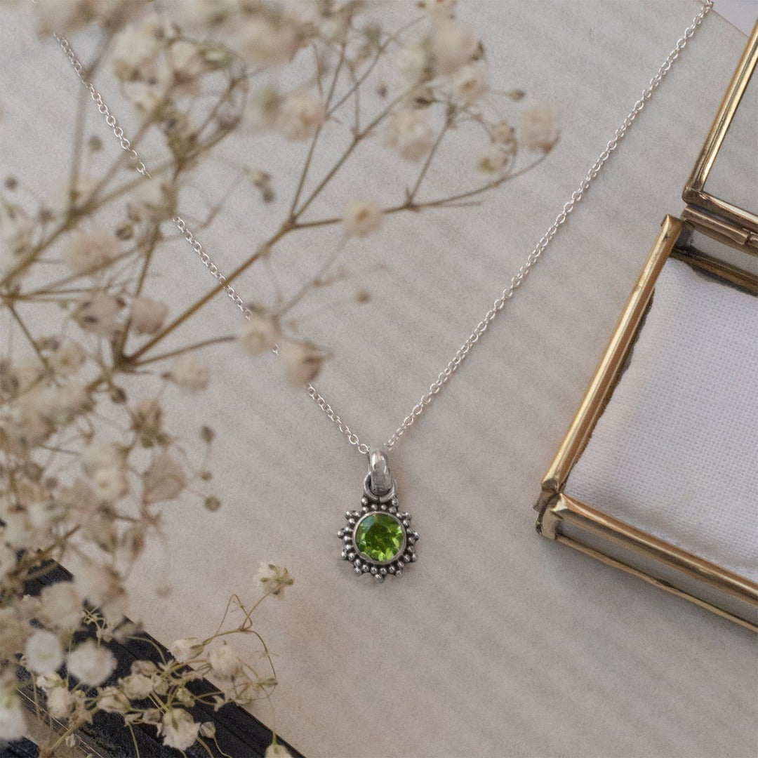 Indische Sonne Peridot Charm Silber - Spirit of Liebs