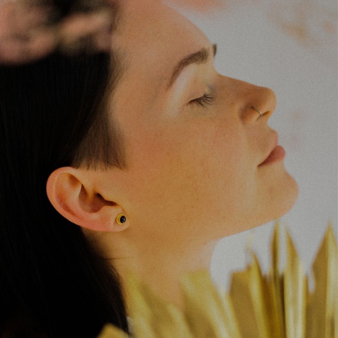 Sonnenaufgang Onyx Ohrstecker Golden - Spirit of Liebs
