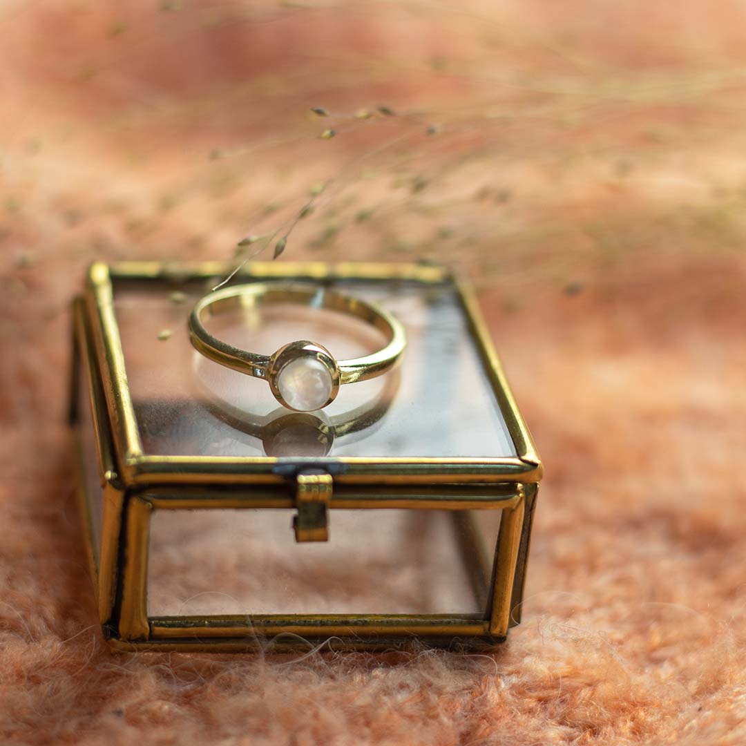 Una Mondstein Ring Golden - Spirit of Liebs