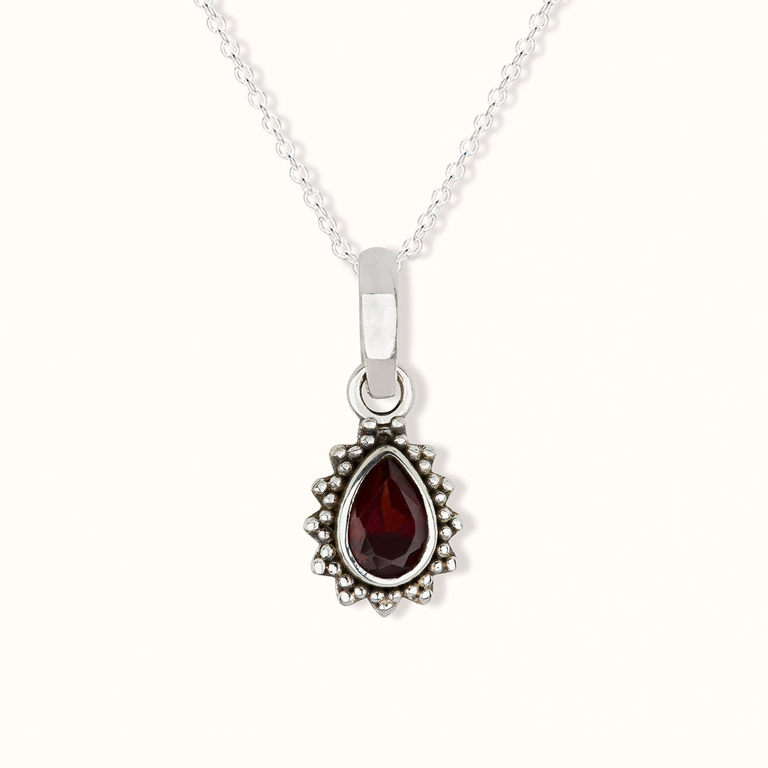 Lina Granat Charm Silber