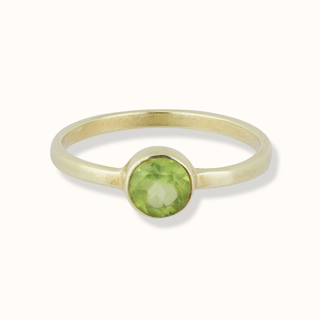 Una Peridot Ring Golden