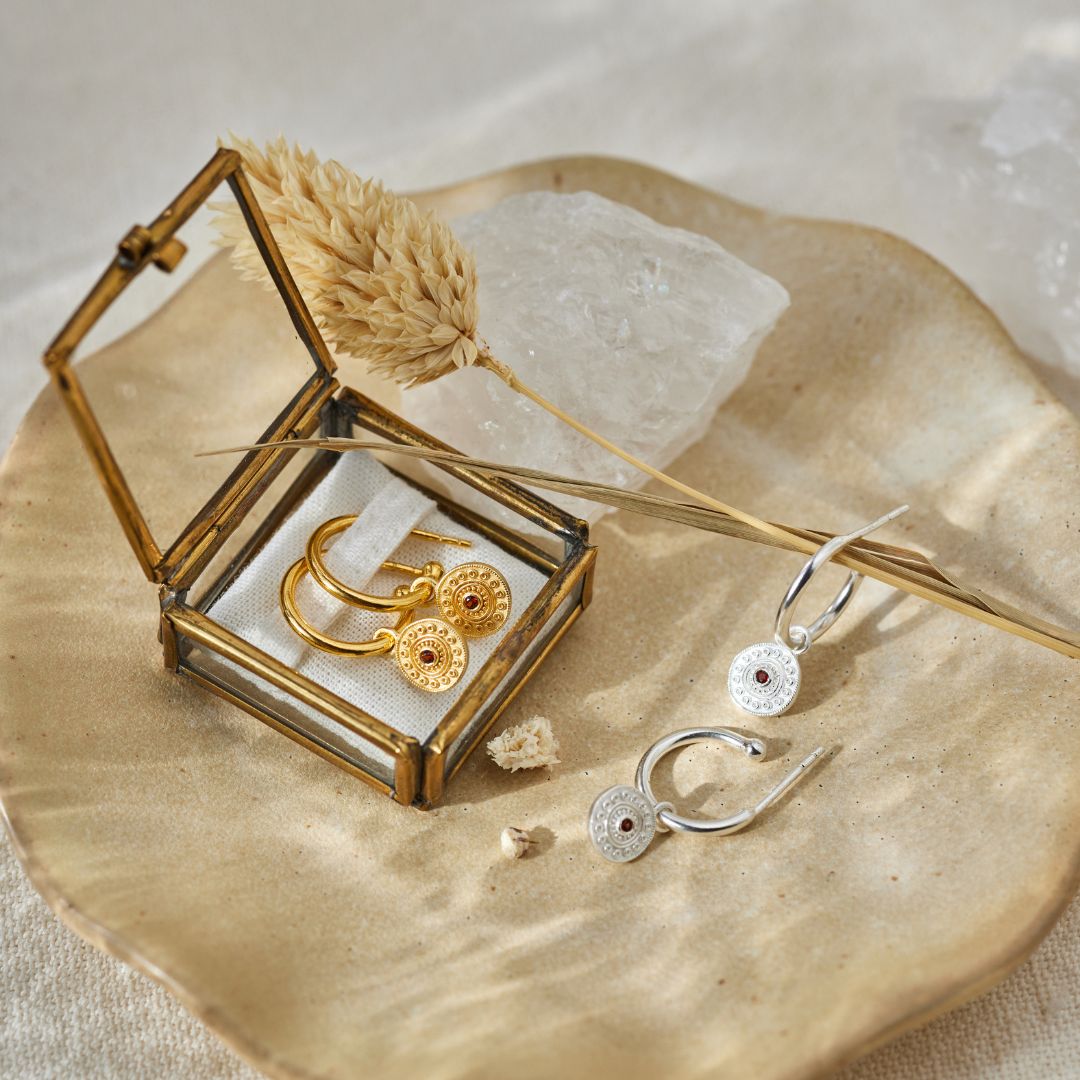 Athena Granat Hoops Golden