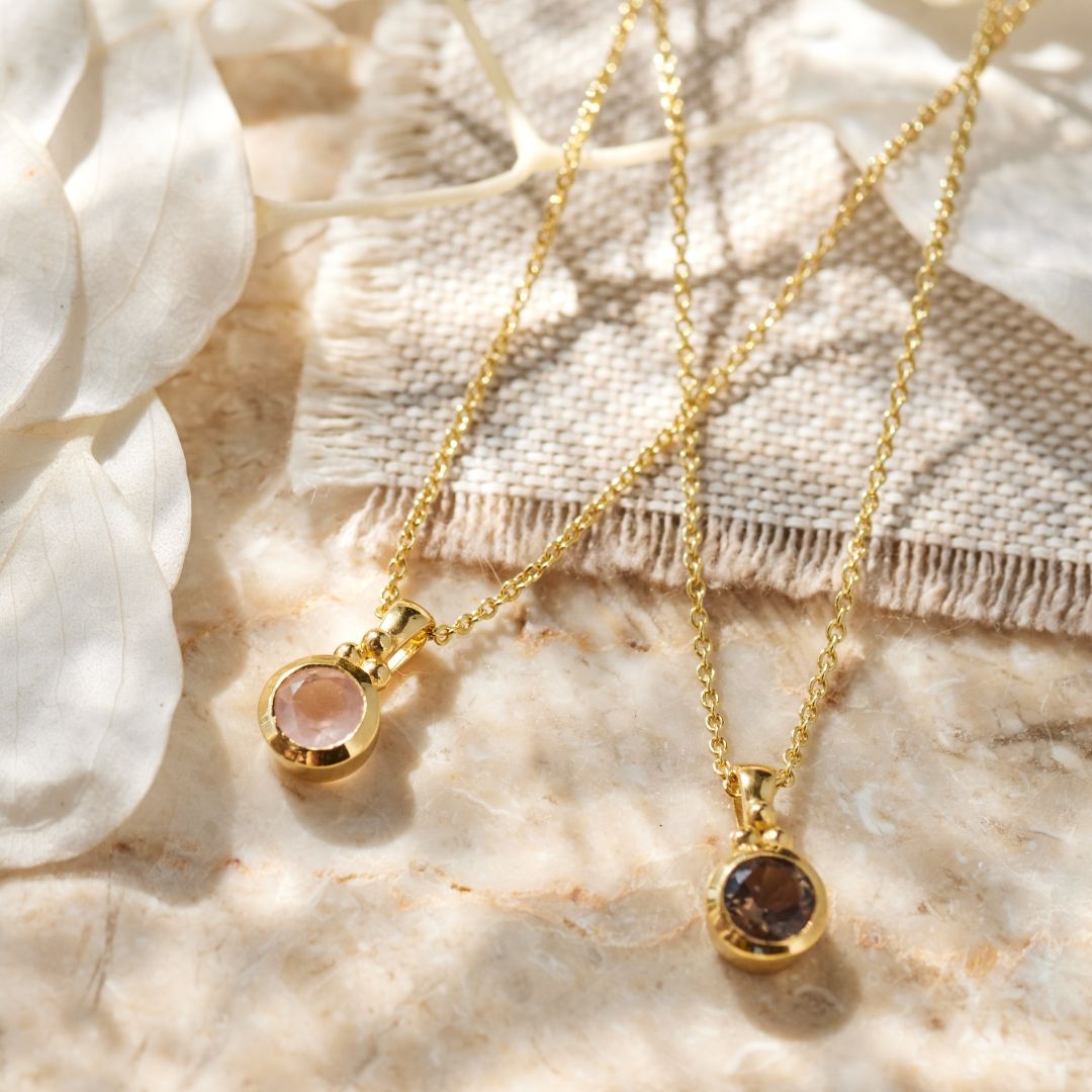 Ava Rosenquarz Charm Golden