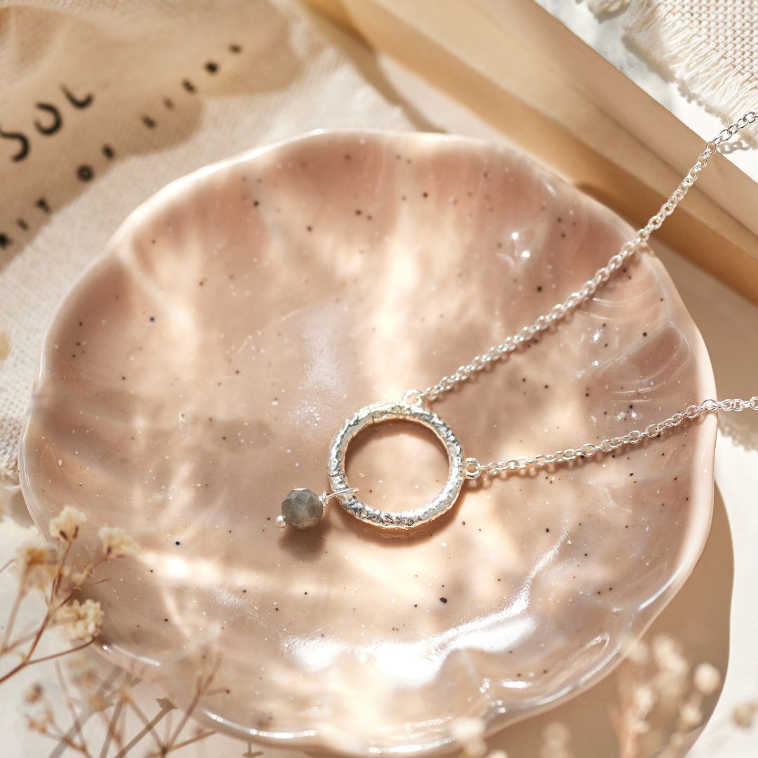 Cosmic Dot Labradorit Charm Silber