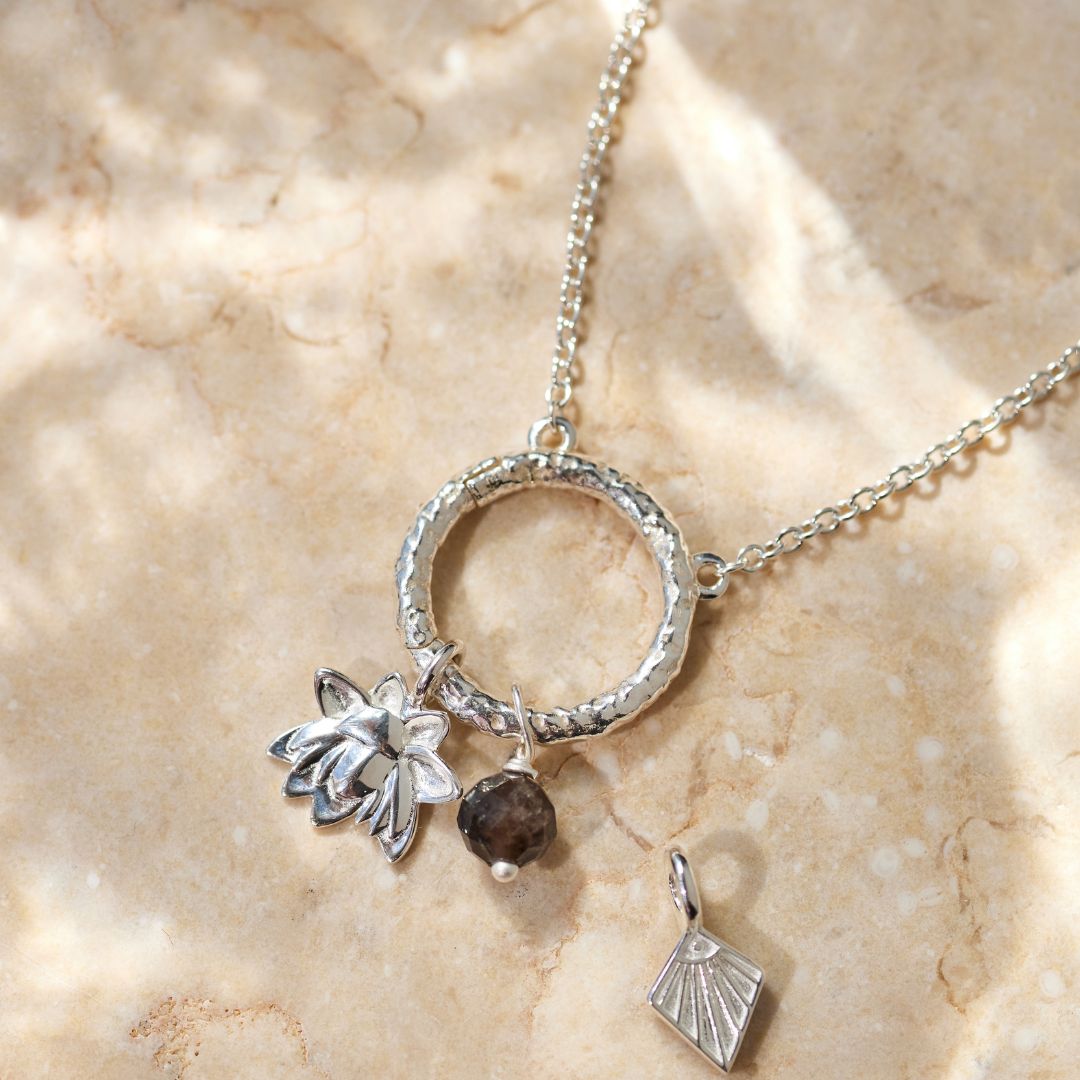 Cosmic Dot Rauchquarz Charm Silber
