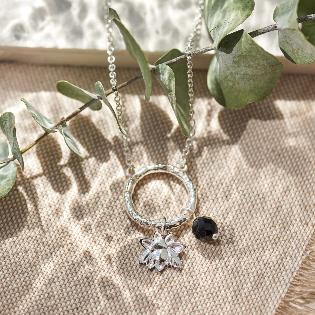 Cosmic Dot Onyx Charm Silber