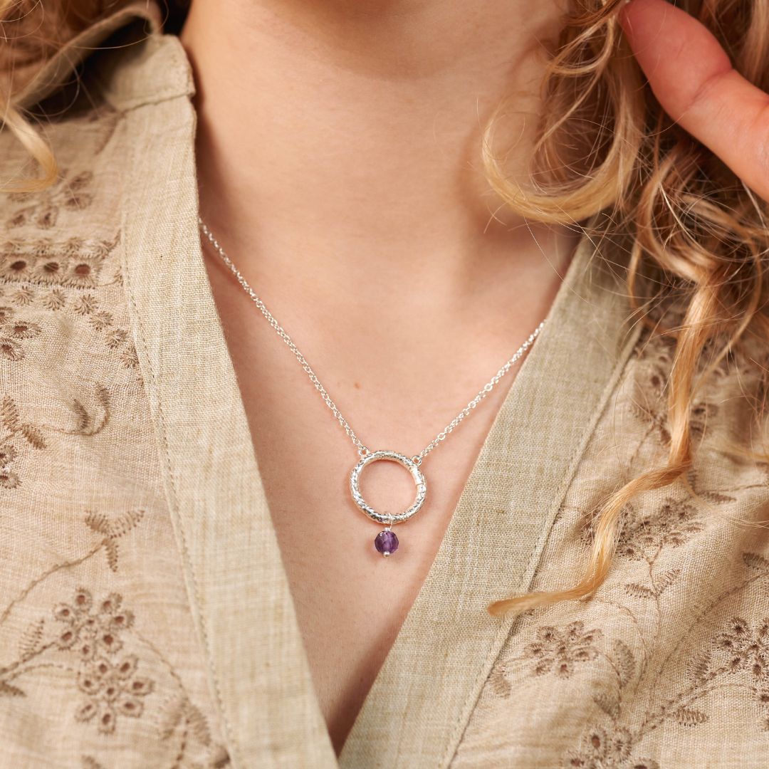 Cosmic Dot Amethyst Charm Silber